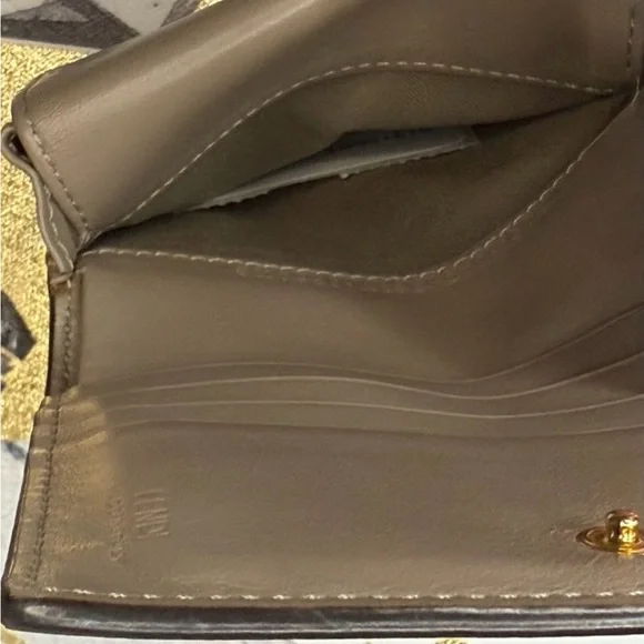 Fendi F Beige Leather Bi-Fold Wallet with Gold Logo. 31/2 X 41/2 - Picture 10 of 16